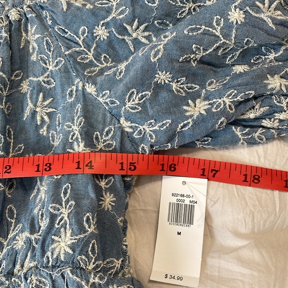 NWT - Old Navy Blue and Cream Peplum Ruffled Short Sleeve Top Size M - Picture 6 of 10